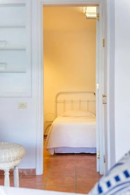 Fabulous Bungalow , Wifi, Swimming Pool And Beach Pasito Blanco Nyaraló